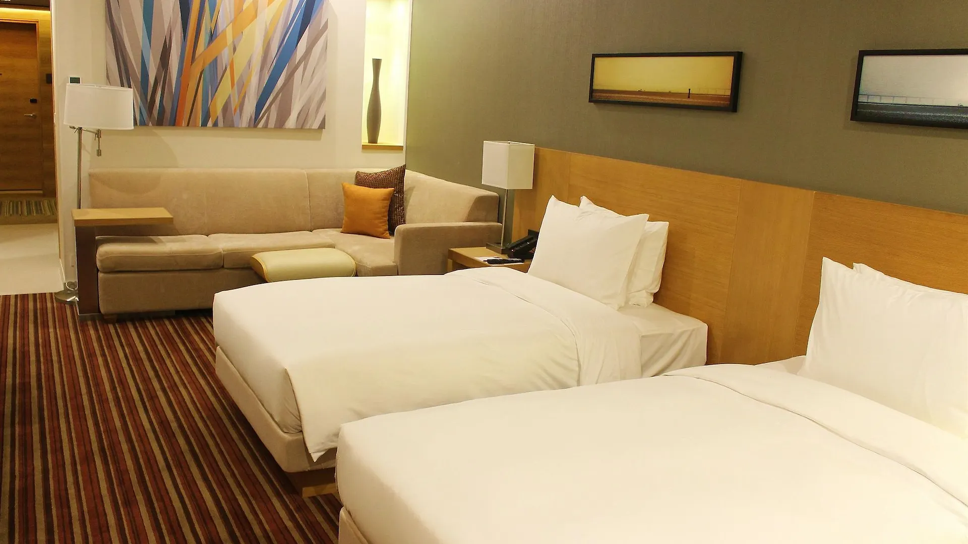Hyatt Place Shenzhen Airport